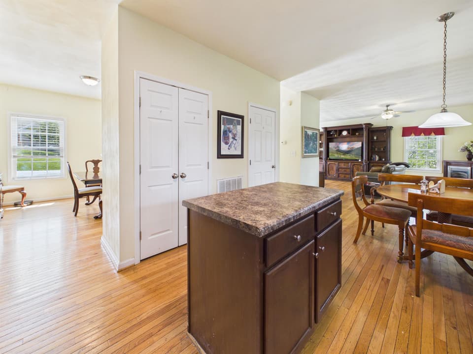 1130 Crosscreek Drive, photo 25 of 40