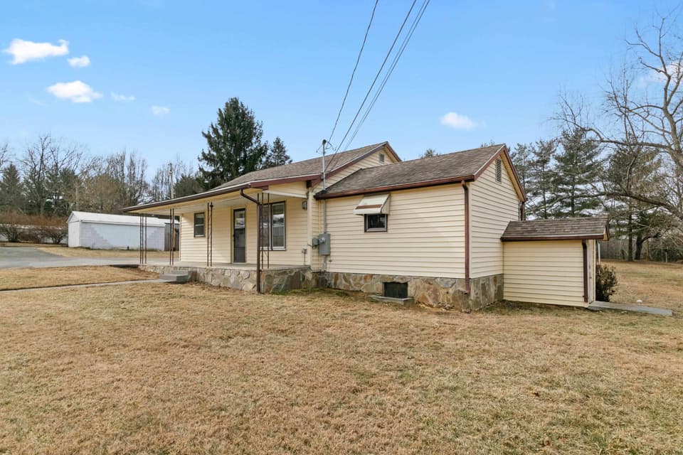 1551 Fire Tower Road, Christiansburg, VA