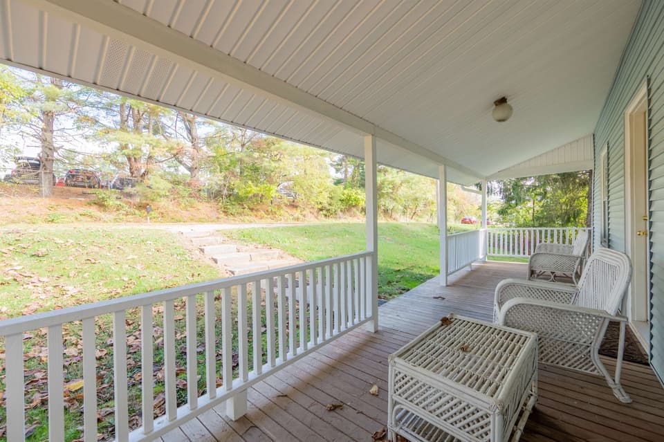 1450 Harman Drive, photo 9 of 40