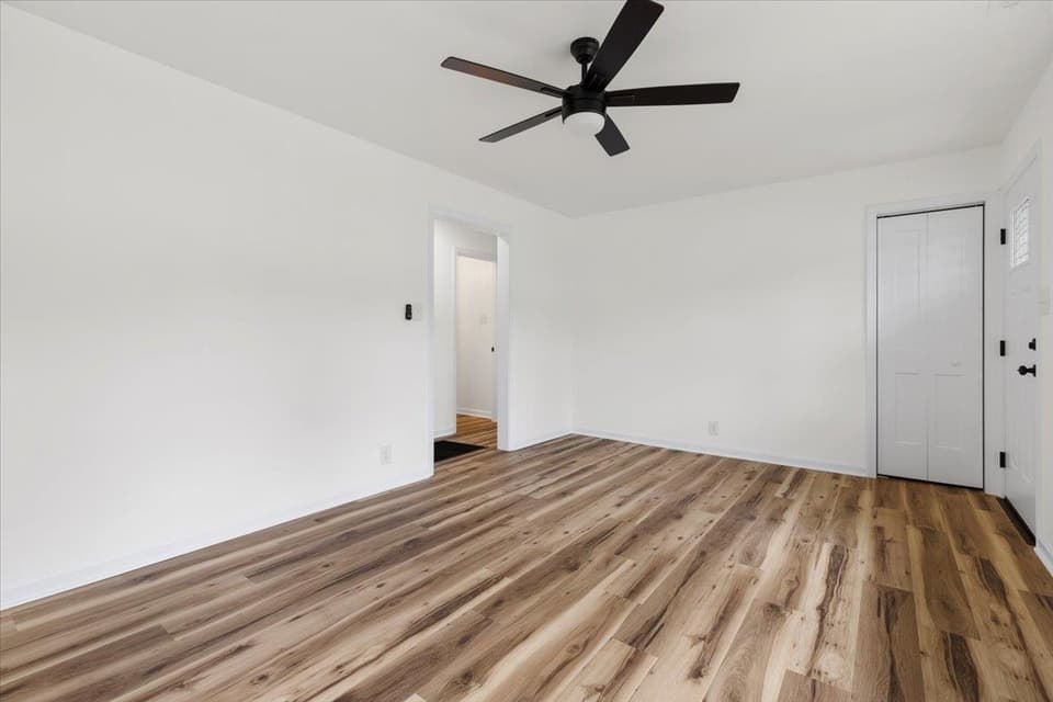 409 Third Street SW, photo 7 of 30