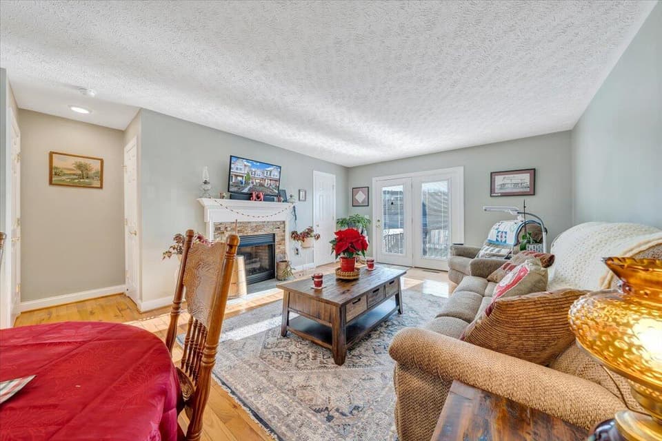 335 Willow Oak Dr NW, photo 6 of 26