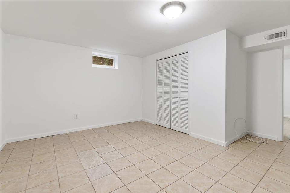 106 Miller Street SE, photo 37 of 40