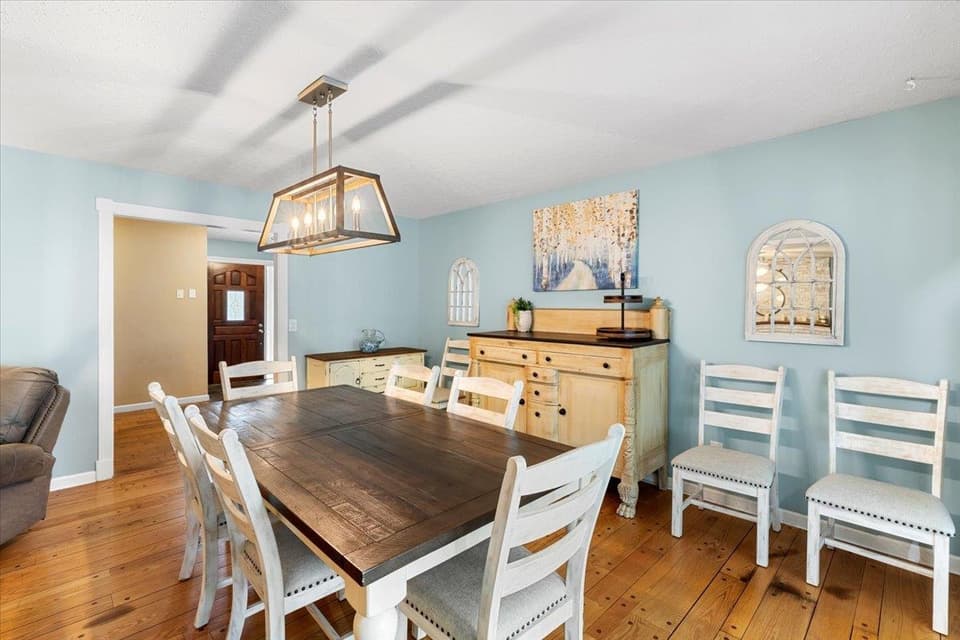 300 Tomahawk Drive, photo 22 of 40
