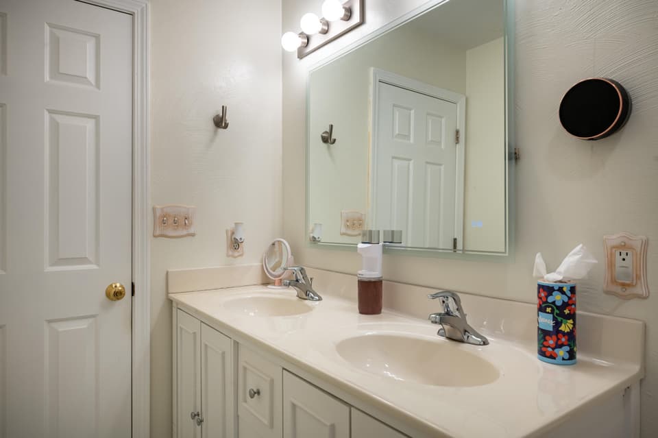 435 Majestic Drive, photo 14 of 26