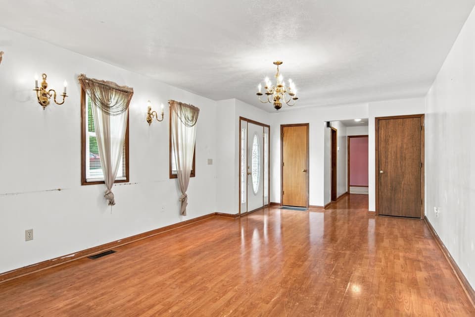 1220 Flint Drive, photo 8 of 40