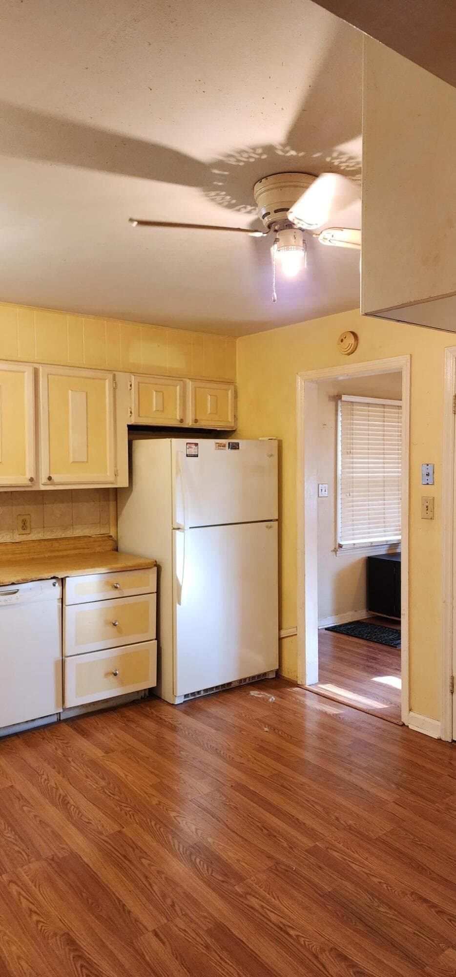 1370 Roanoke Street, photo 7 of 24