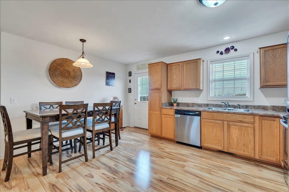 445 Chelsea Loop, photo 14 of 40