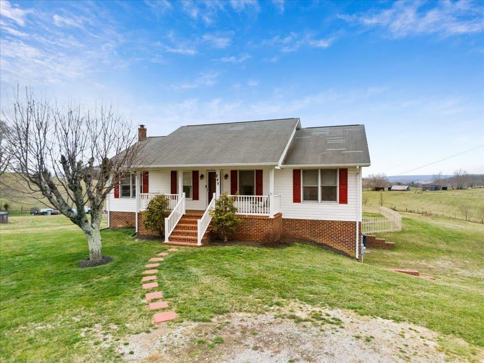 849 Silver Lake Road, Christiansburg, VA