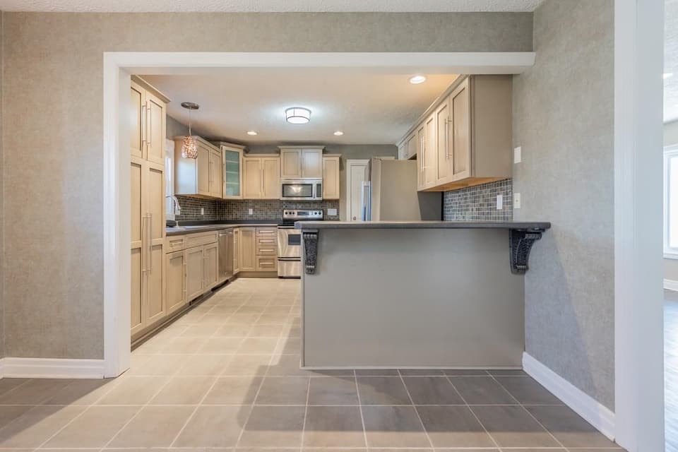 640 Lyle Lane, photo 18 of 40
