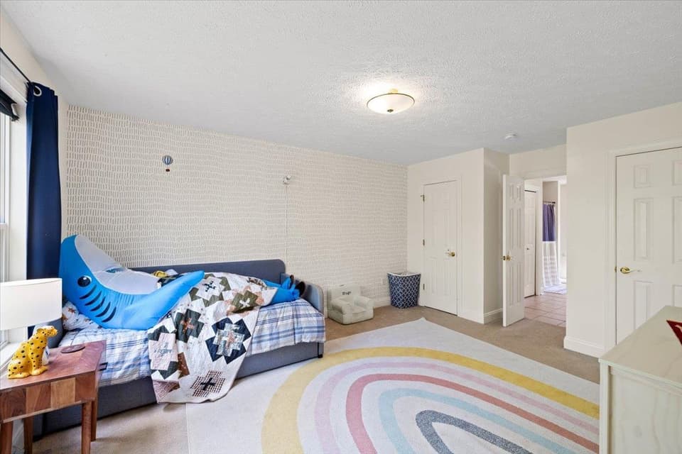 410 Oak Tree Boulevard, photo 12 of 29