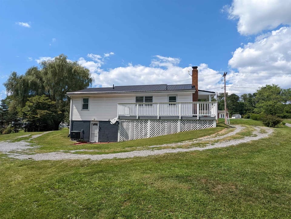 1627 Mud Pike Road, photo 5 of 27