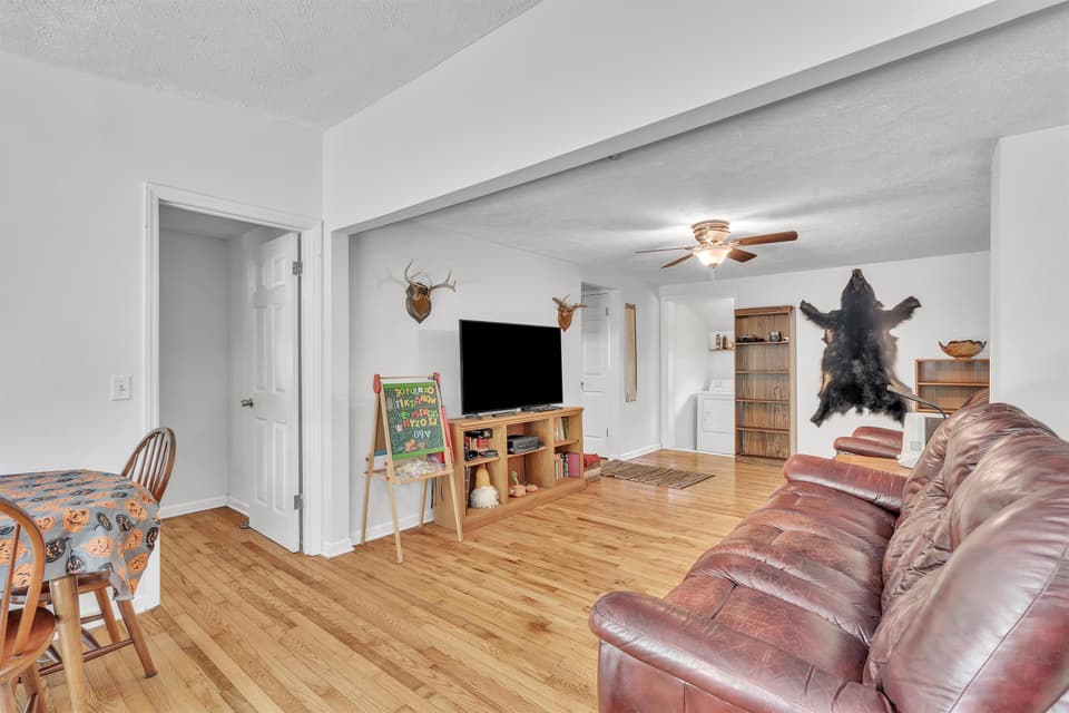 2617 Beech Spring Lane, photo 22 of 40
