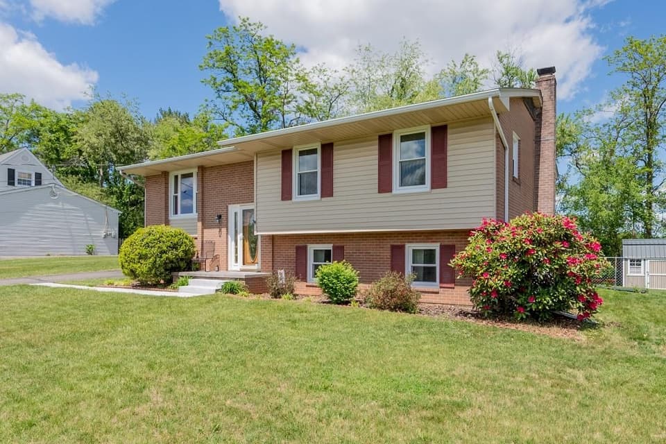 265 Mulberry Drive, photo 5 of 40