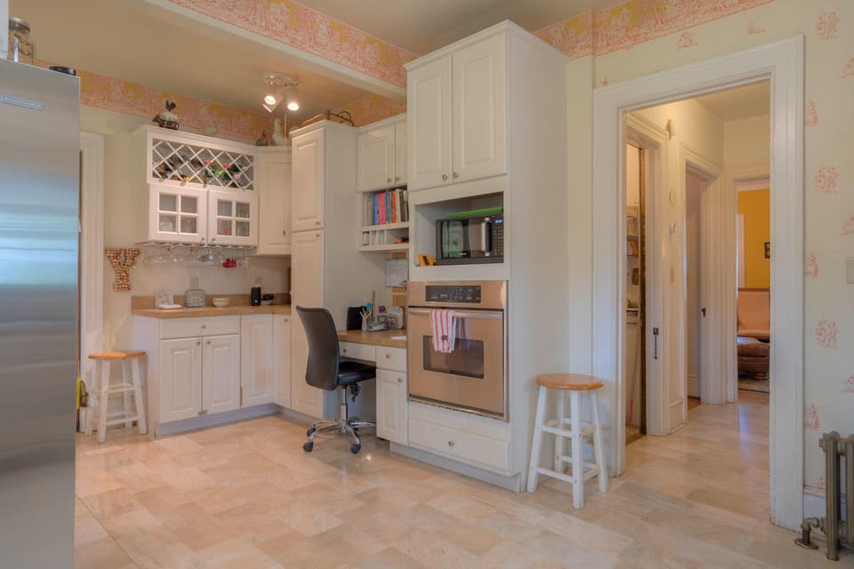 110 E Main Street, photo 27 of 37