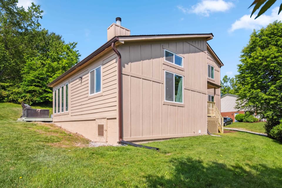 475 Chrisman Street, Christiansburg, photo 3