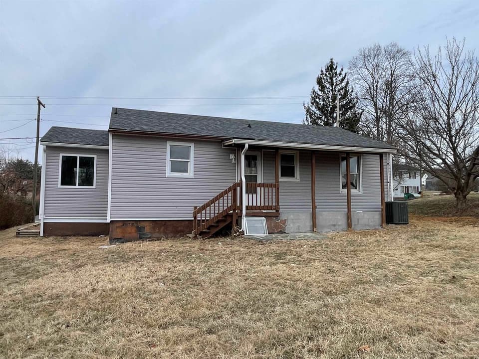 90 Clearview Drive, photo 16 of 17