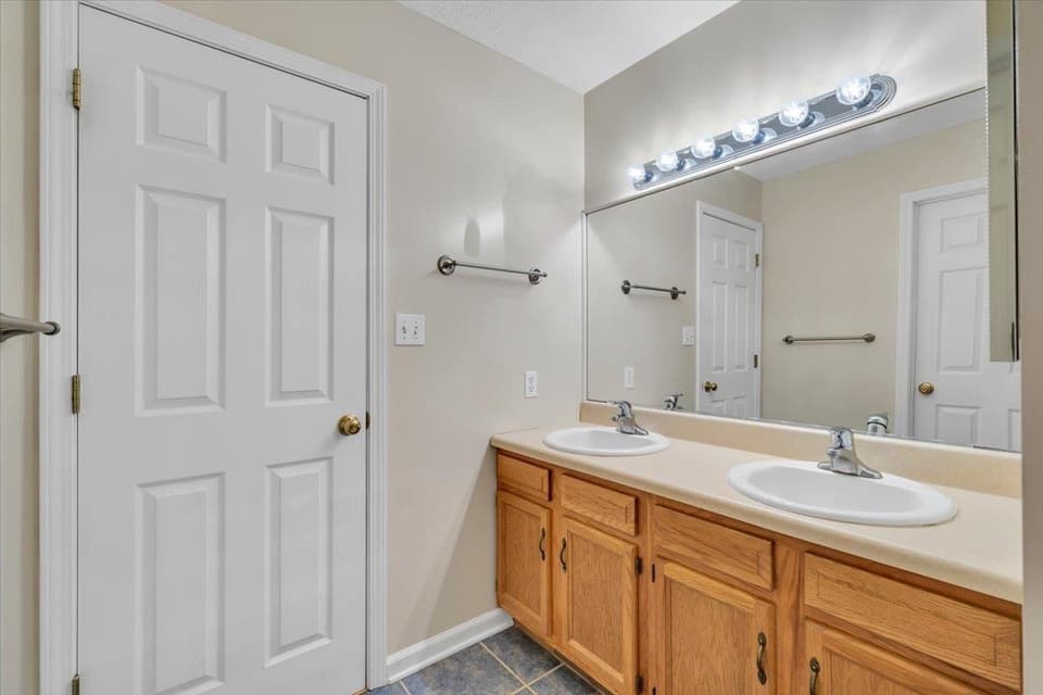 20 Wood Ridge Drive, photo 17 of 40