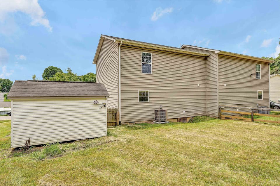 1400 Rigby Street NE, photo 20 of 23