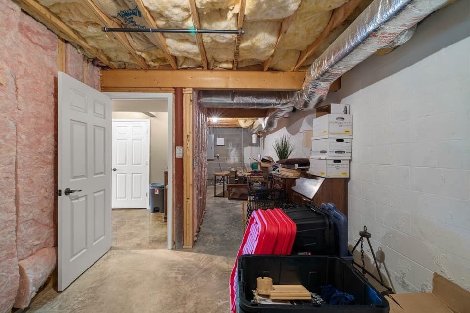2050 Lubna Drive, photo 37 of 40