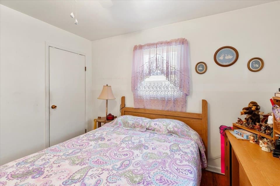 1015 Reading Road, photo 22 of 40