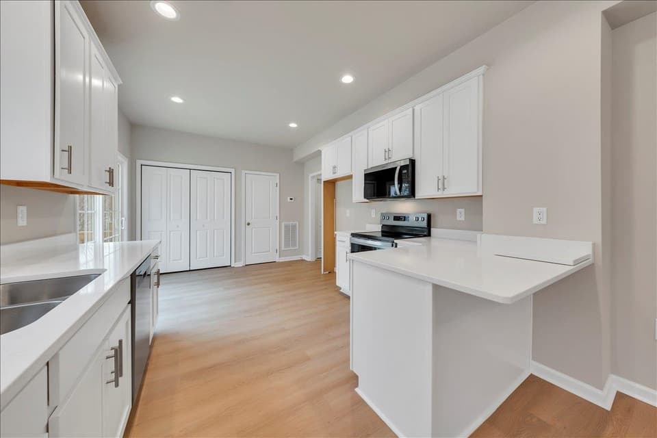 1565 Kensington Way, photo 14 of 40