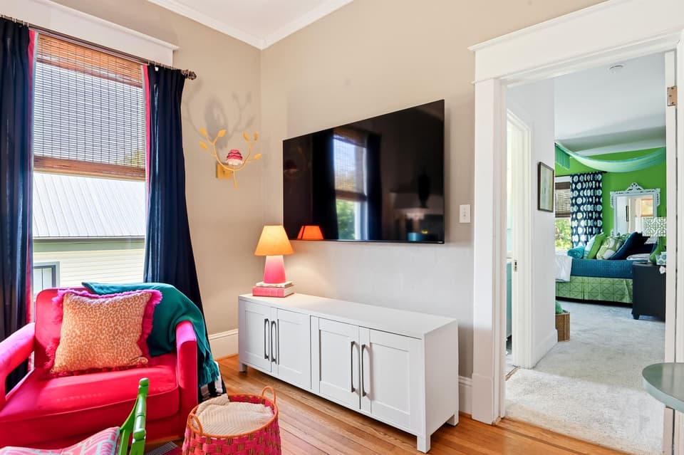 202 S Franklin Street, photo 11 of 40