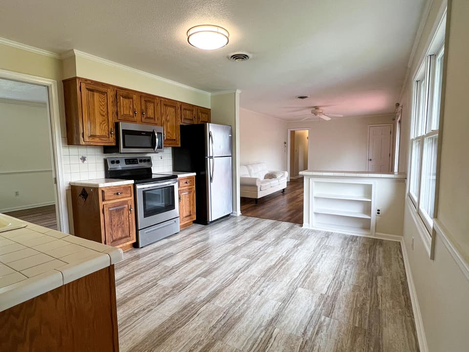 975 Carson Dr, photo 9 of 37
