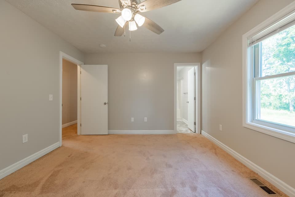 375 Warren Street, photo 23 of 40