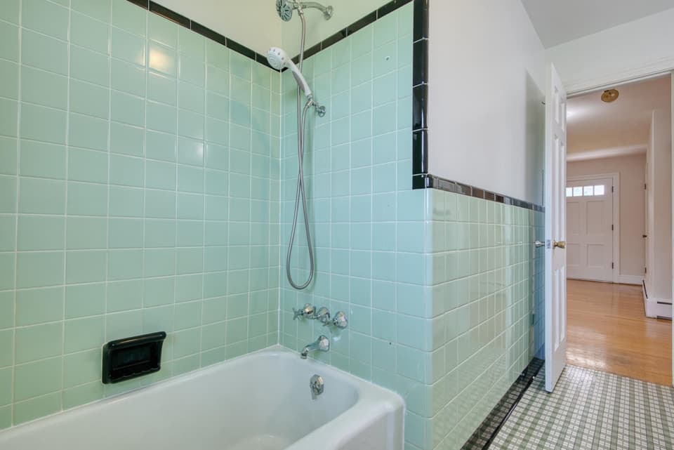 108 Roseland Drive, photo 36 of 40