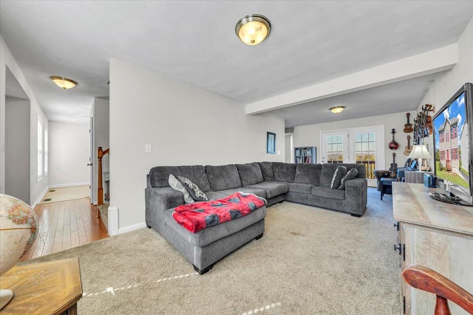 400 Chelsea Loop, photo 5 of 38