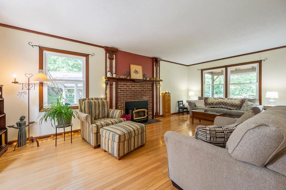 1160 Sherwood Drive, photo 18 of 40