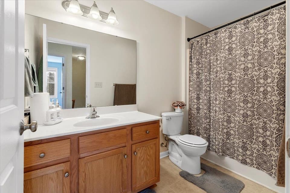 921 Crosscreek Drive, photo 35 of 40
