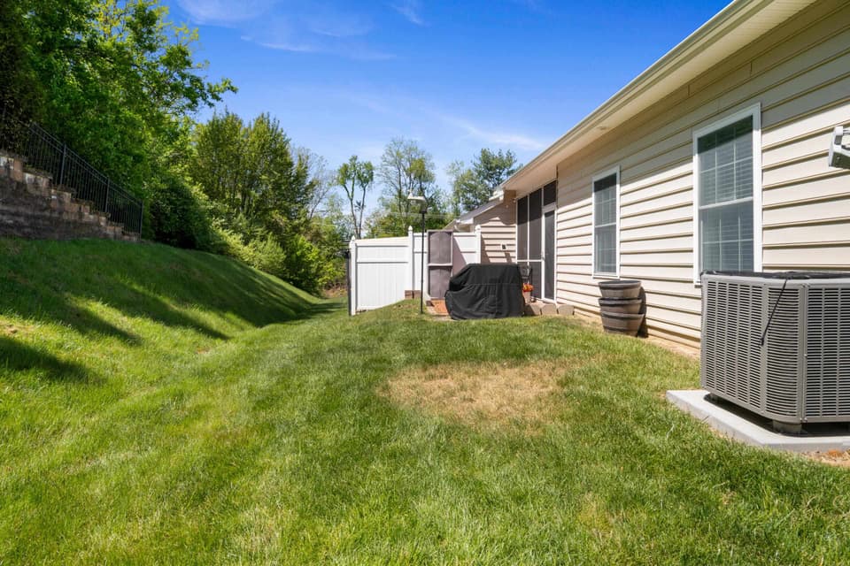 300 Vinnie Avenue, photo 31 of 34