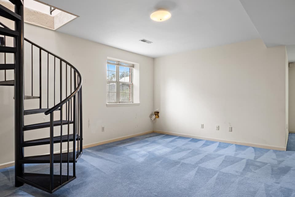 1630 Sleepy Hollow Road, photo 35 of 40