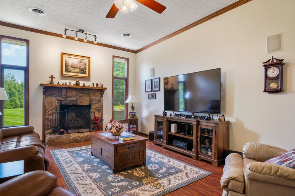 2395 Giles Drive SE, photo 14 of 40