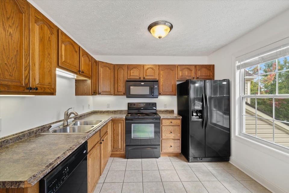 115 Kitty Lane, photo 6 of 32