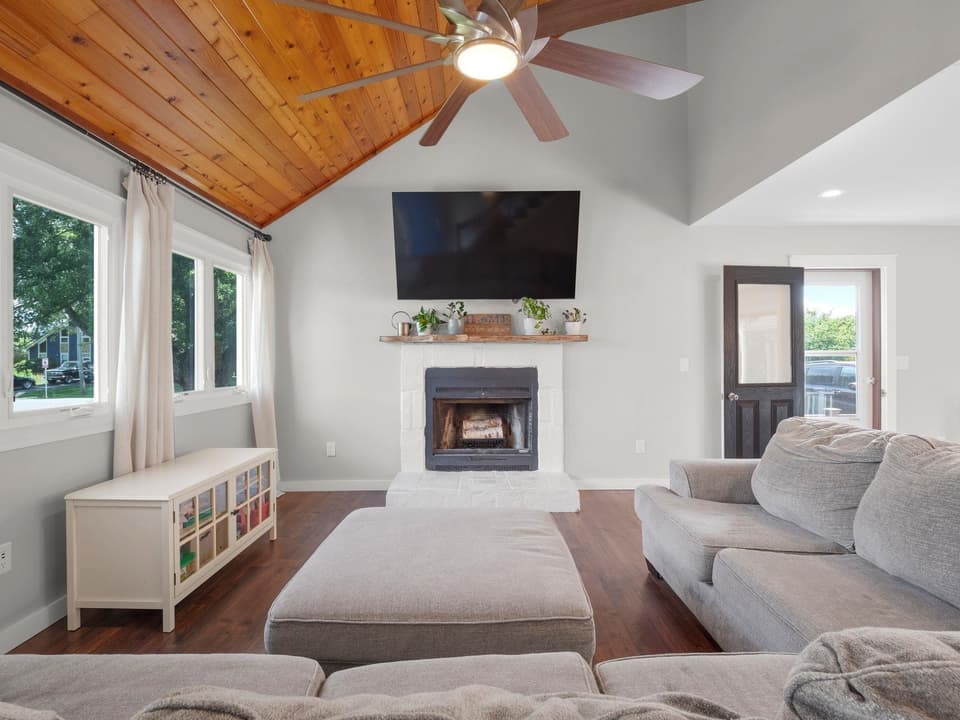 1275 Cambria Street NW, photo 4 of 40