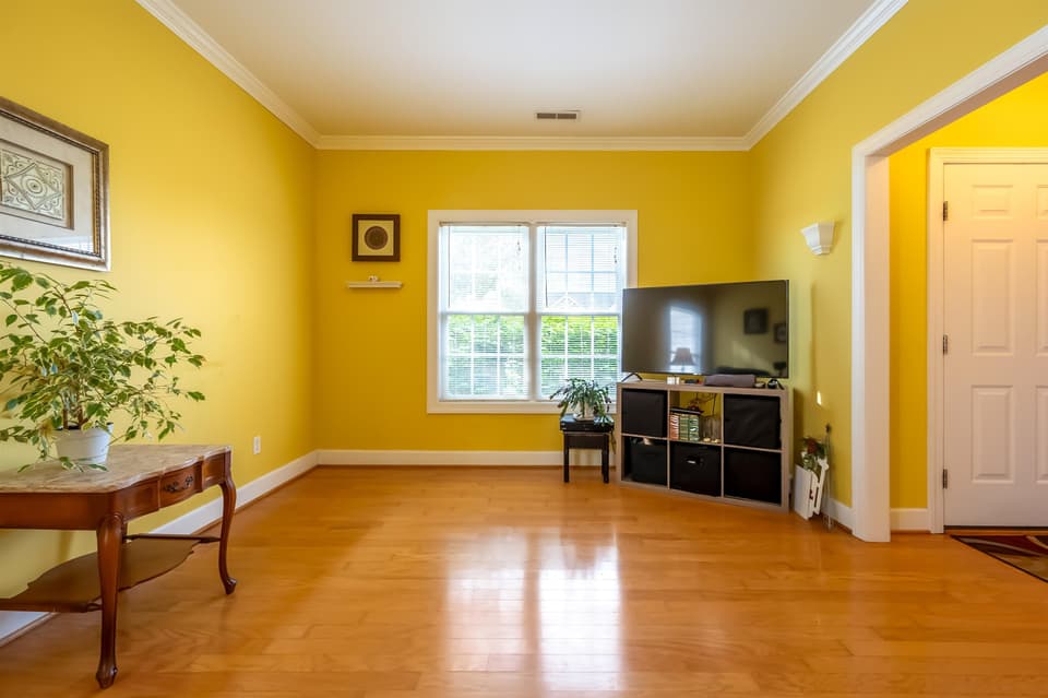 300 Meadow Drive, photo 17 of 40