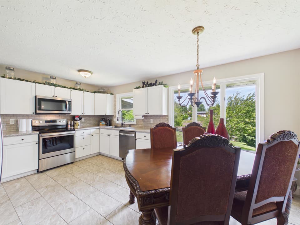 85 Wades Lane, photo 17 of 40