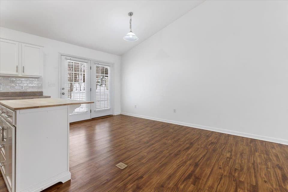 110 Sage Lane, photo 4 of 40