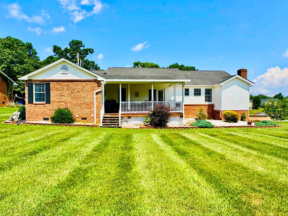 2355 Giles Drive SE, photo 11 of 40