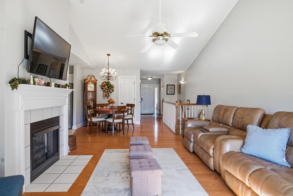 310 Pin Oak Drive, photo 15 of 40