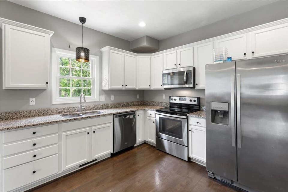 954 Brooklyn Avenue, photo 19 of 40