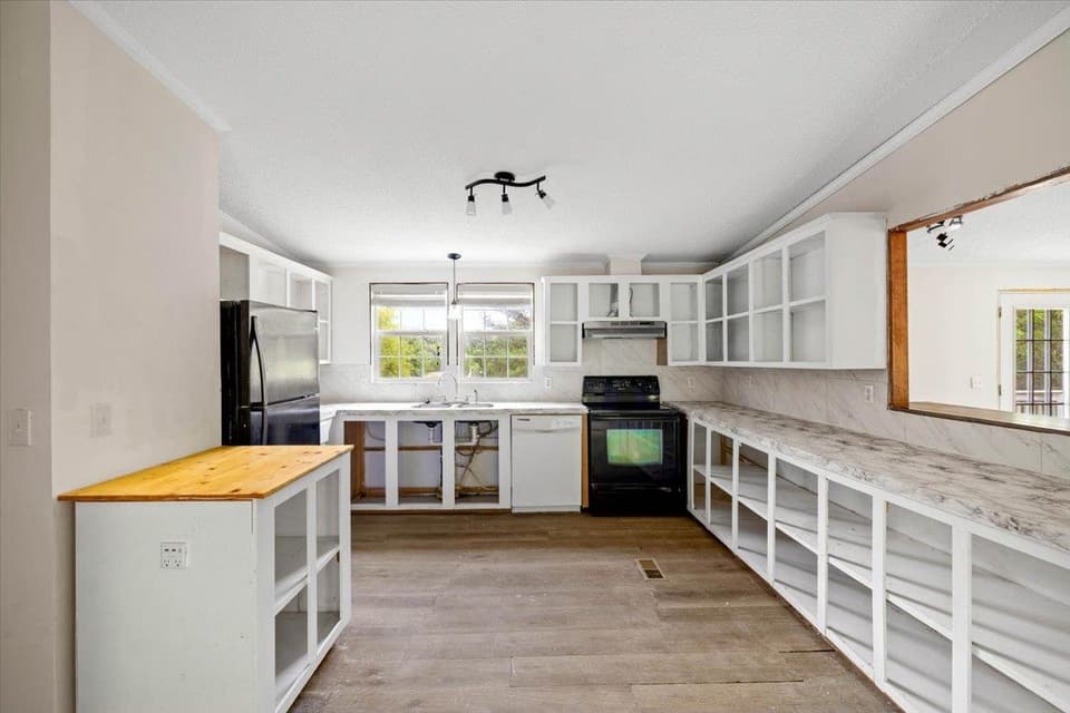3300 Springview Drive, photo 6 of 30