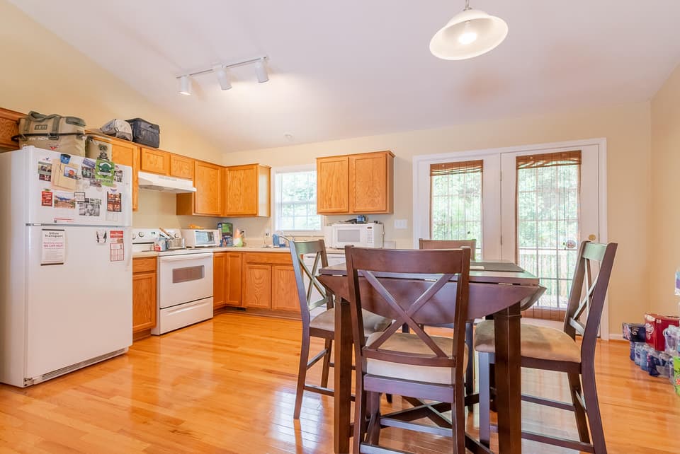 200 Wistaria Drive, photo 14 of 35