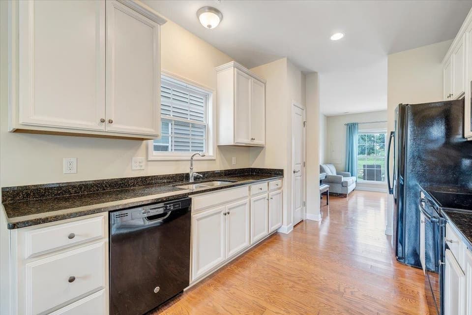 205 Phoenix Boulevard NW, photo 6 of 34