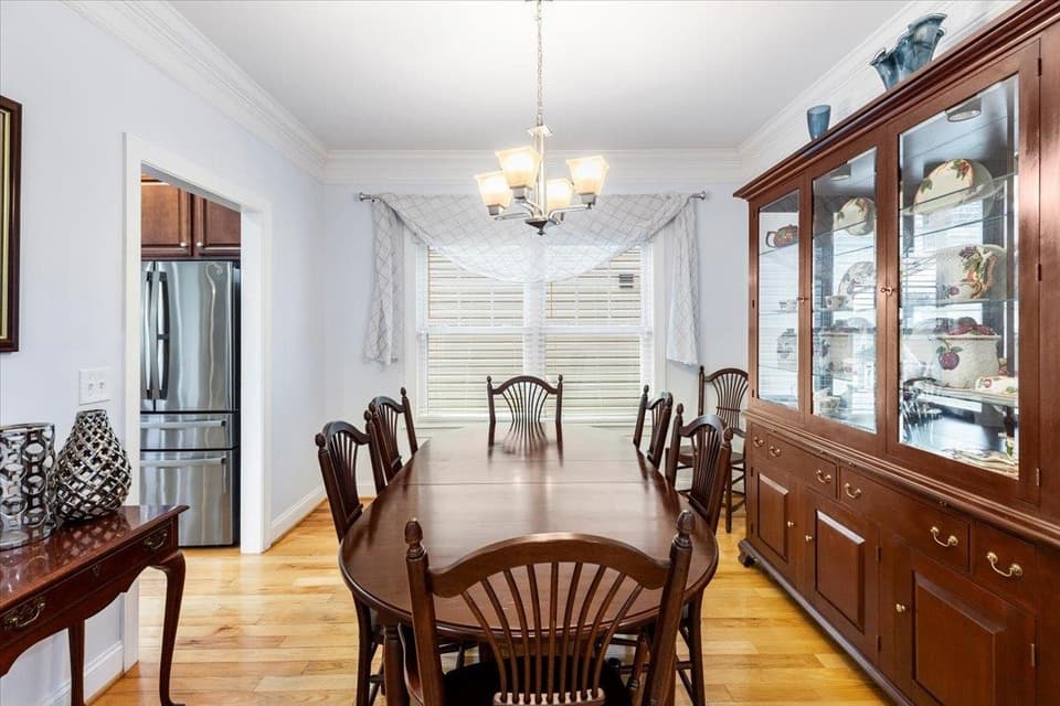 300 Roudabush Drive NW, photo 11 of 40