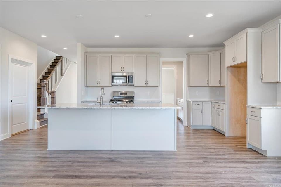 1078 Round Meadow Drive, photo 15 of 40