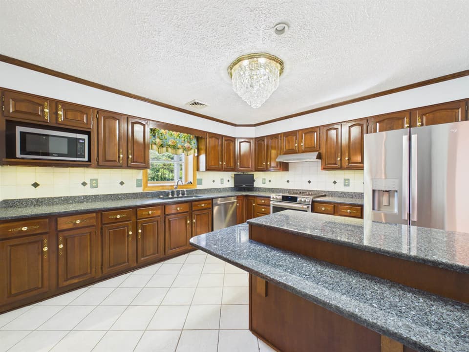 240 Walnut Drive, photo 15 of 40