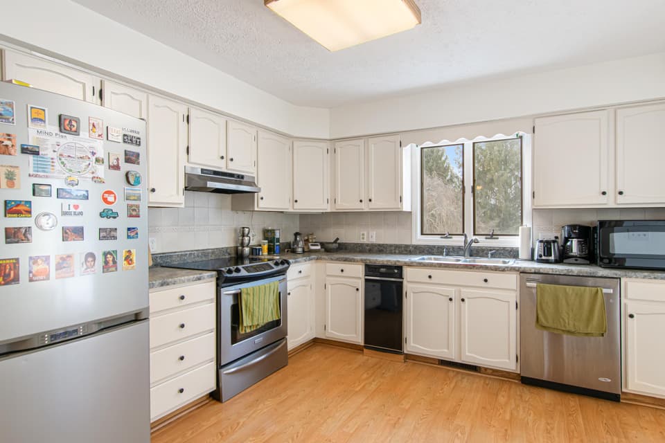 285 Emerald Boulevard, photo 13 of 40